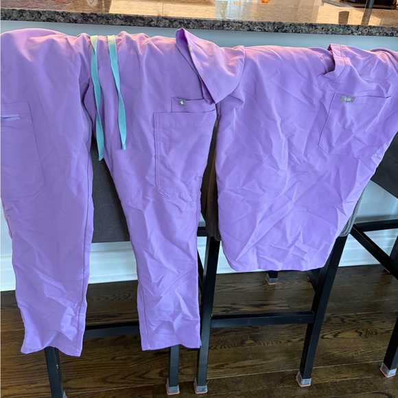 Figs Other - Figs Lavender Scrub Set with Mint Drawstrings